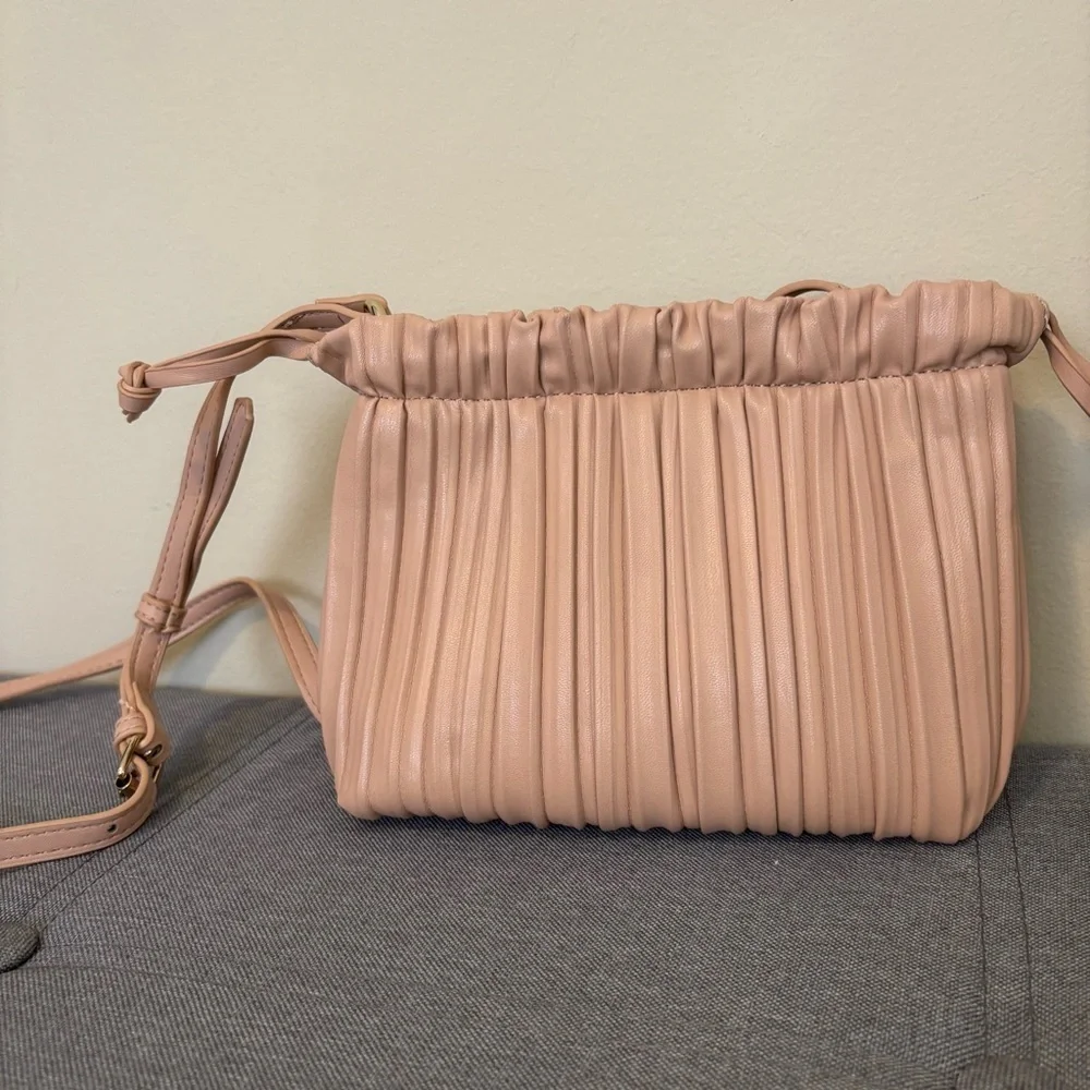 Emperia Elegant Pink Pleated Purse with Gold Chain